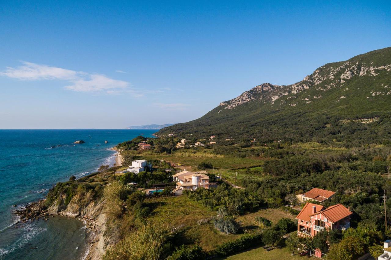 Beachfront Villa Meliti Ágios Matthaíos 외부 사진