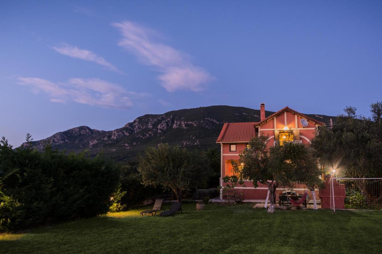 Beachfront Villa Meliti Ágios Matthaíos 외부 사진